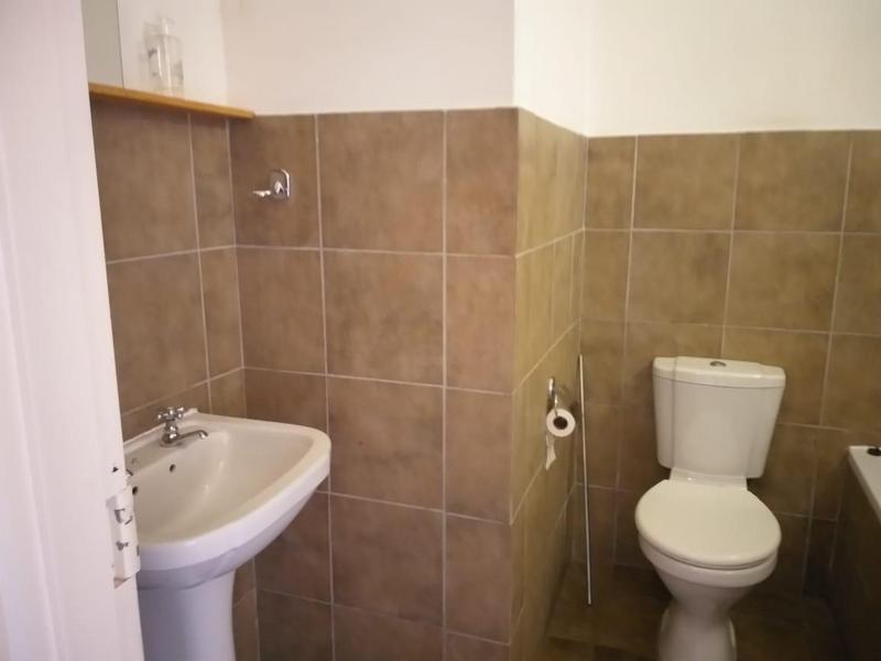 To Let 2 Bedroom Property for Rent in Uitzicht Western Cape
